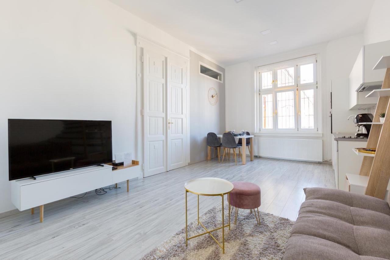 Designer Apartment On The Budapest Broadway With 2Br And Ac Esterno foto